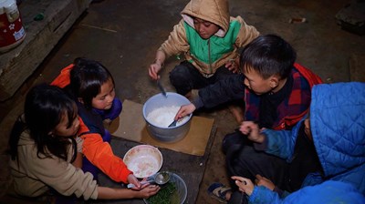 View - 	Nhọc nhằn bám chữ dưới chân núi Pha Luông - Bài 2: 4 mùa “tự lập”